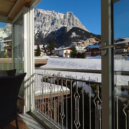 Appartements Loisachpromenade Ehrwald Bagian luar foto