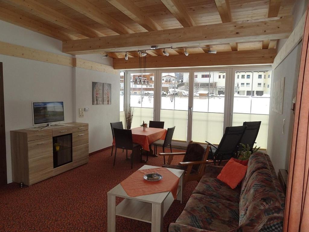 Appartements Loisachpromenade Ehrwald Bagian luar foto
