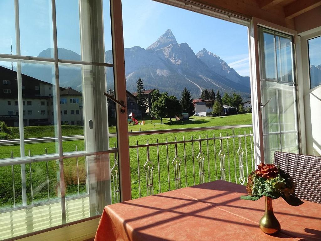 Appartements Loisachpromenade Ehrwald Bagian luar foto